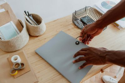 werkbank detail metall späne nahaufnahme_0026.jpeg